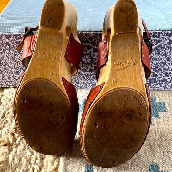 Brown leather wedge or closed toe sandals by Dansko - Picture 5 of 5